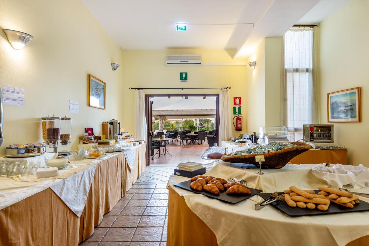 Hotel Le Mimose San Teodoro  Esterno foto